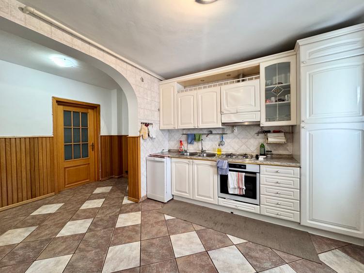 Apartament cu 3 camere decomandat în Timpuri Noi