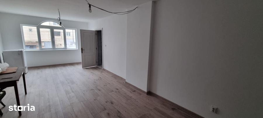 Casă cu Teren 1100 Mp în Central