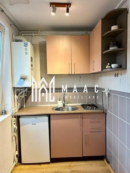 Apartament cu 3 camere, mobilat în Vasile Aaron