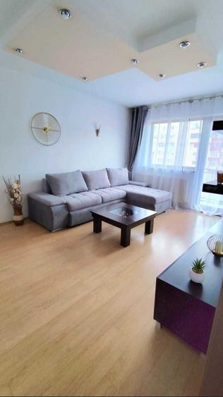 Apartament cu 2 camere decomandat în Republicii