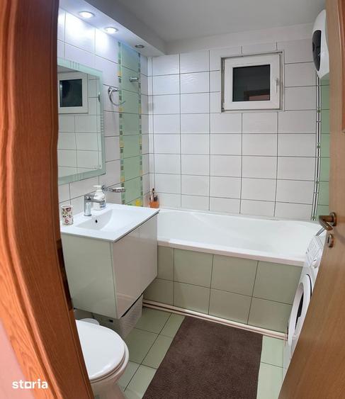Apartament cu 4 camere în Apărătorii Patriei