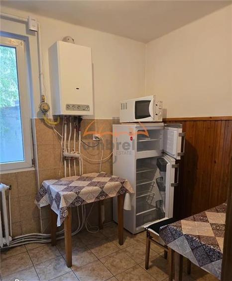 Apartament de inchiriat 2 camere,semidecomandat 46m², et.1/4, parcare - 8