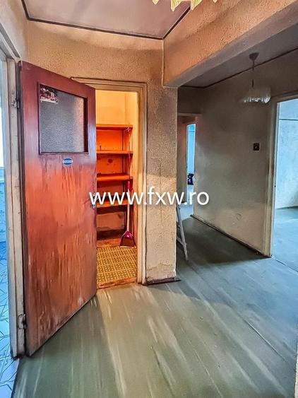 Apartament cu 3 camere decomandat în Drumul Taberei