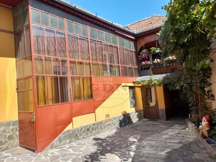 Casă individuală cu 5 camere cu Teren 250 Mp în Mândra