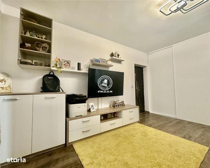 Apartament cu 3 camere decomandat în Valea Lupului