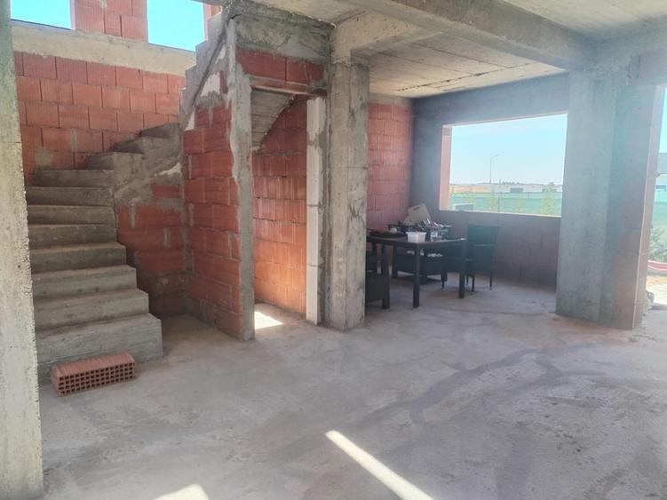 Casă cu 4 camere cu Teren 120 Mp în Central