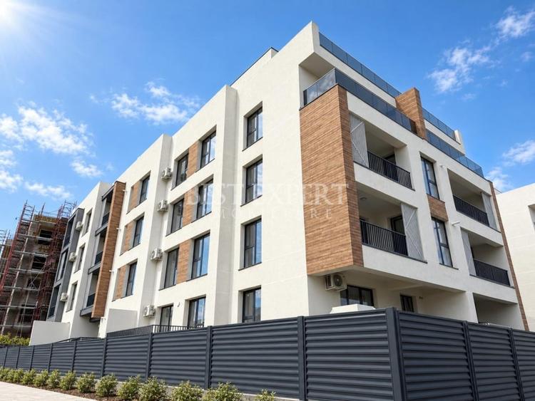 Apartament cu 3 camere semidecomandat în Theodor Pallady