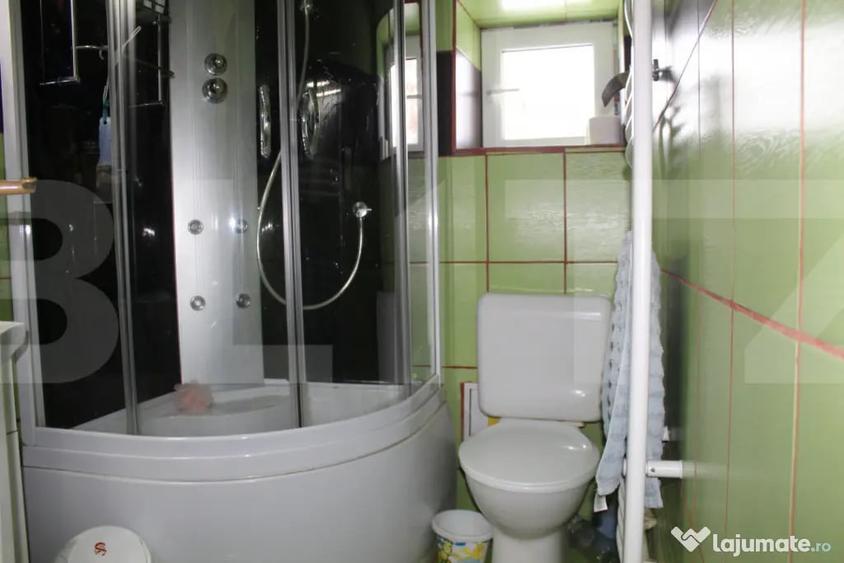 Casă cu 7 camere cu Teren 1580 Mp în Central