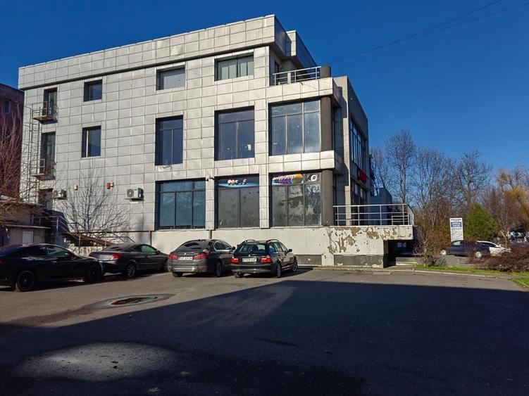 Spațiu comercial, de 2,517.4399414063 mp, în Central