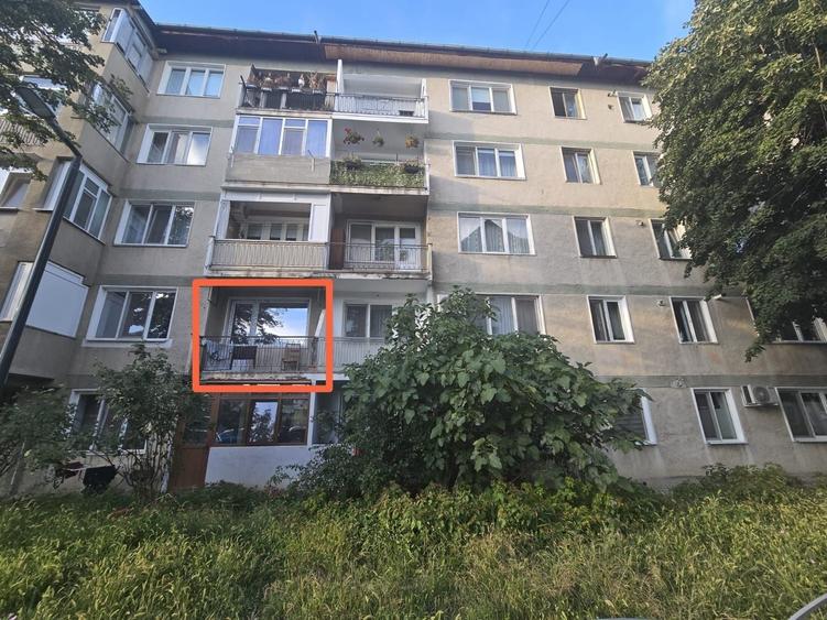 Apartament cu 2 camere decomandat în 1 Mai