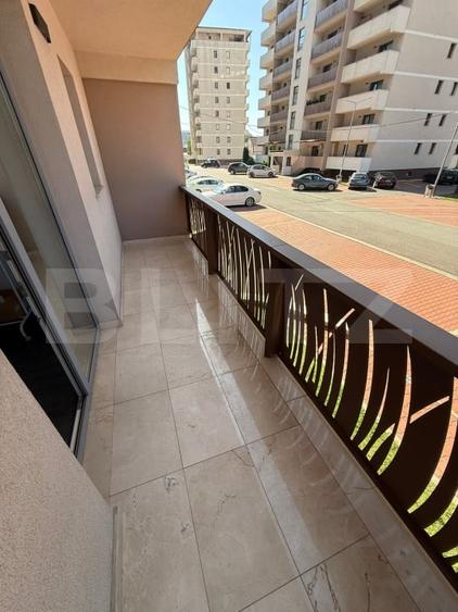 Apartament cu 3 camere decomandat, mobilat în Sud