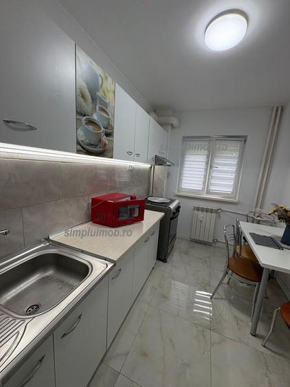 Apartament cu 2 camere decomandat, mobilat în Titan