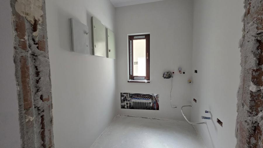 Duplex cu 5 camere cu Canalizare în Dumbrăvița