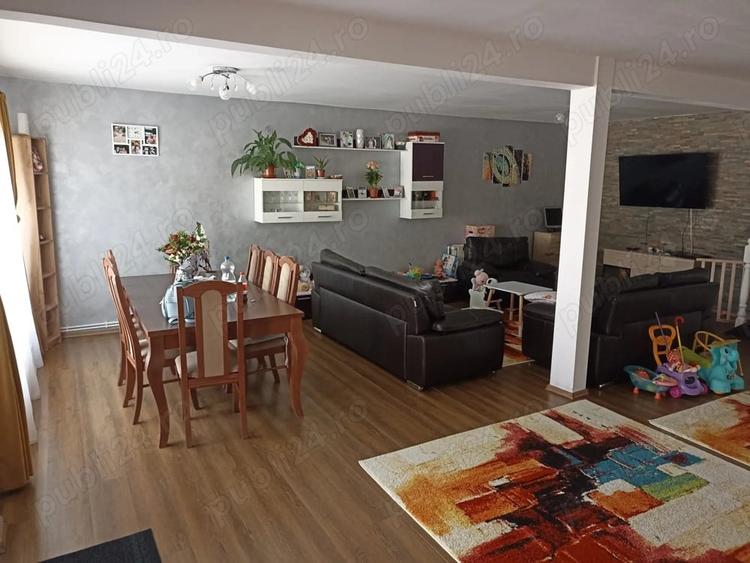 Casă cu 4 camere cu Teren 300 Mp în Central
