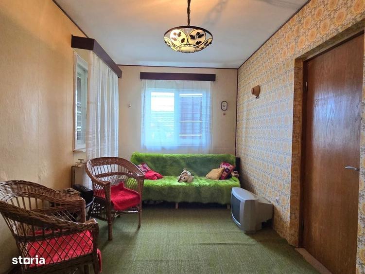 Casă cu 4 camere în Dumirești