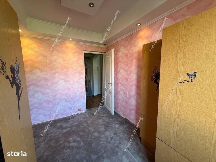 Apartament cu 3 camere semidecomandat în Șagului