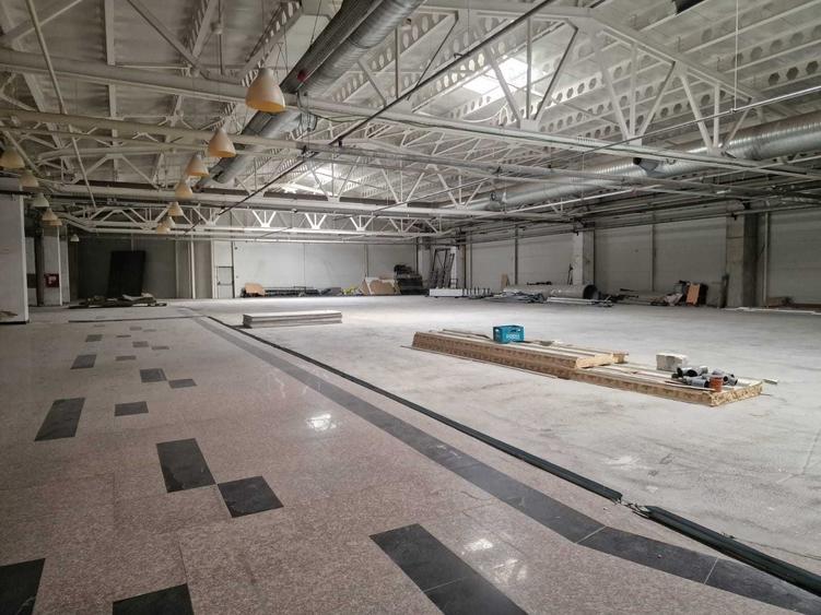 Spațiu comercial, de 1,200 mp, în Central