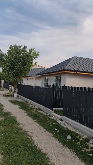 Casă individuală cu 3 camere cu Canalizare în Clinceni