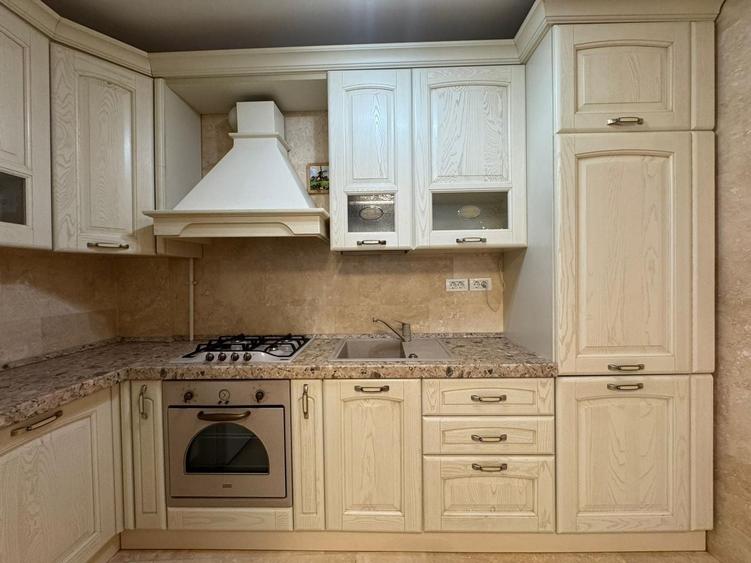 Apartament cu 3 camere semidecomandat, mobilat în Clucerului