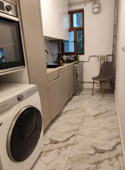 Apartament cu 3 camere semidecomandat în Drumul Taberei