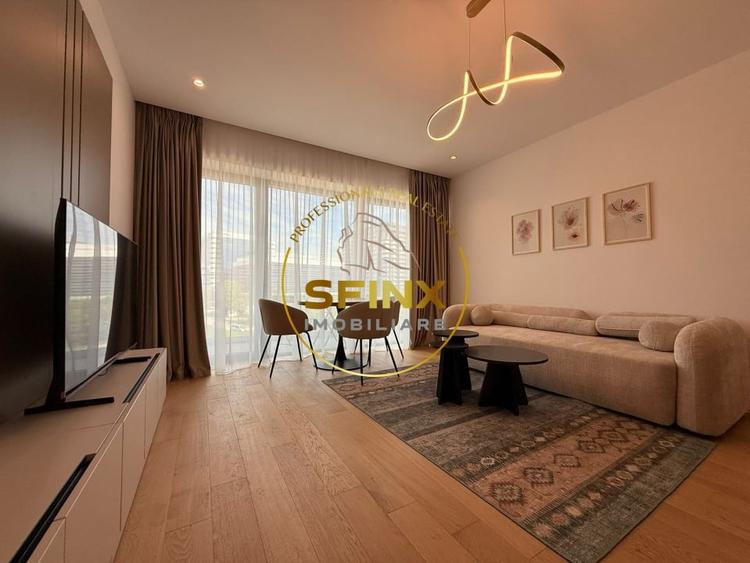 Apartament cu 3 camere semidecomandat, mobilat în Pipera