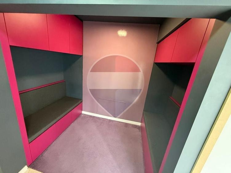Casă individuală cu 13 camere cu Teren 600 Mp în Zorilor
