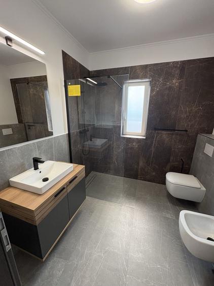 Apartament cu 3 camere decomandat în Dosu Bricii