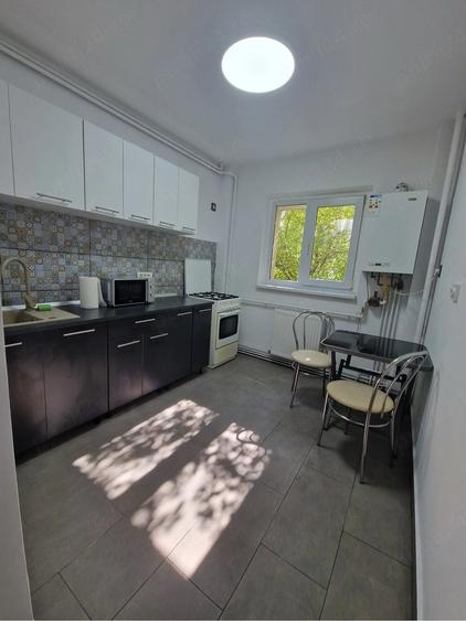 Inchiriez apartament 3 camere Chisinau sector 2 - 2