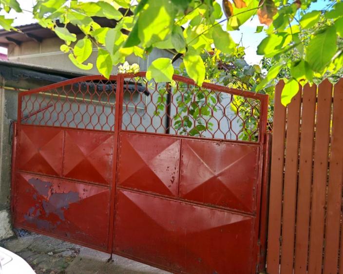 Casă cu 4 camere cu Teren 1056 Mp în Lumina