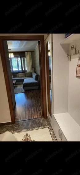 Apartament cu 3 camere semidecomandat în Metalurgiei