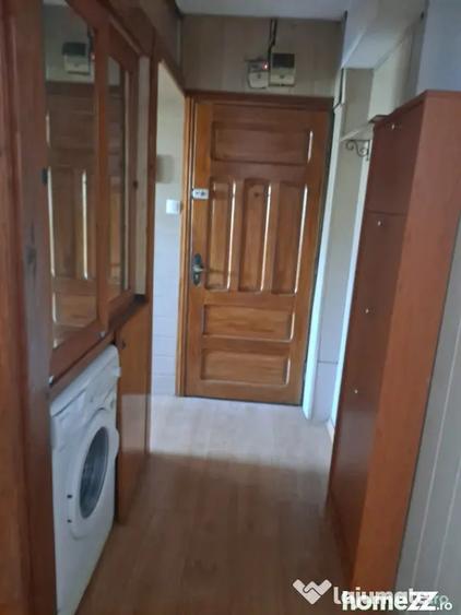 Apartament cu 2 camere semidecomandat, mobilat în Tomis Nord