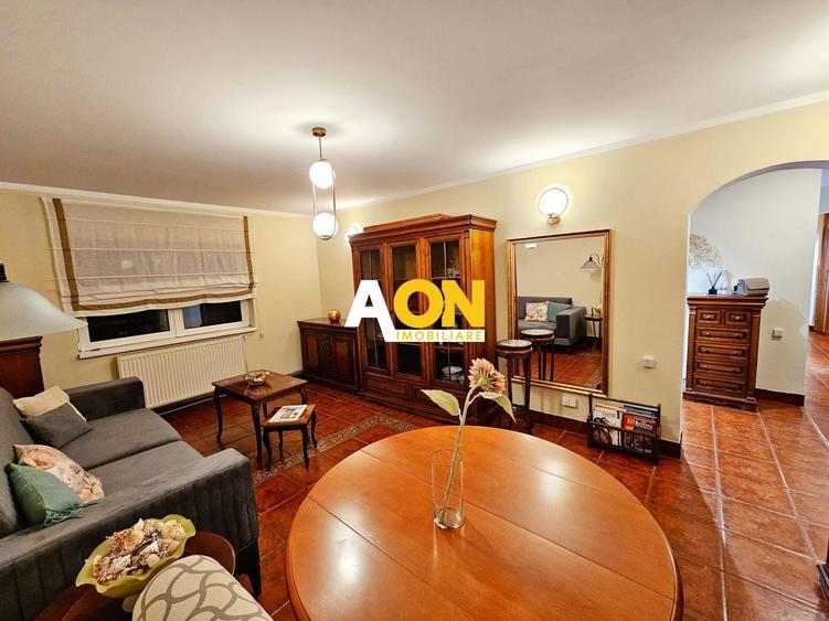 Apartament cu 3 camere decomandat, mobilat în Cetate
