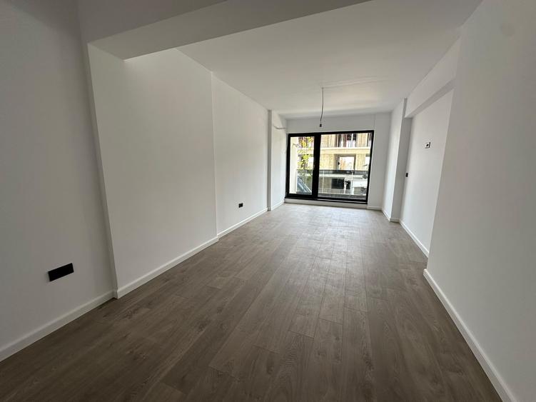 Apartament cu 2 camere decomandat în Apărătorii Patriei