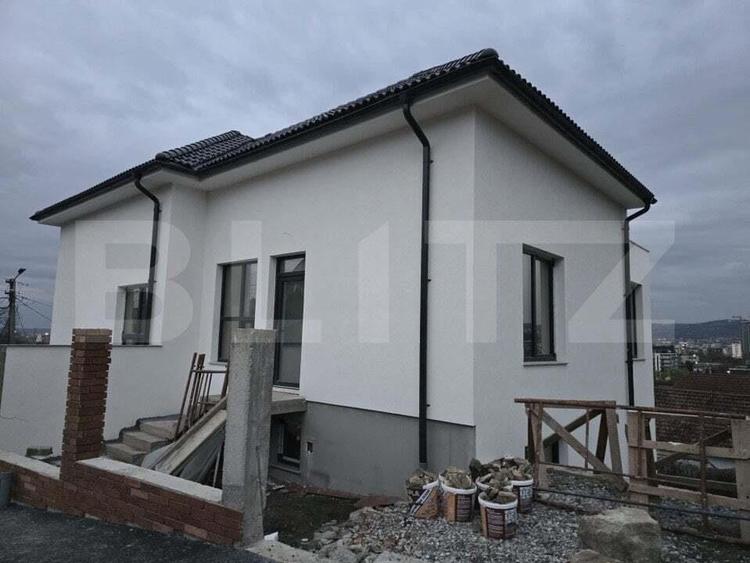 Casă cu Teren 190 Mp în Dâmbul Rotund