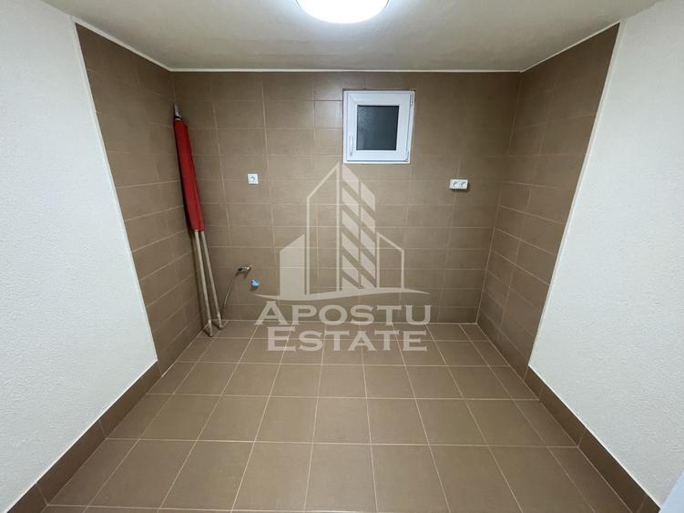 Spațiu comercial, de 800 mp, în Dumbrăvița