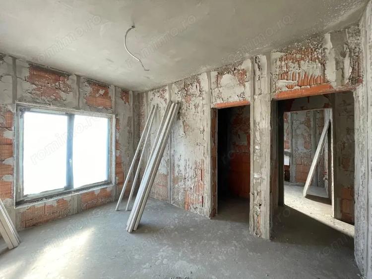 Casă cu 5 camere cu Teren 364 Mp în Moșnița Veche