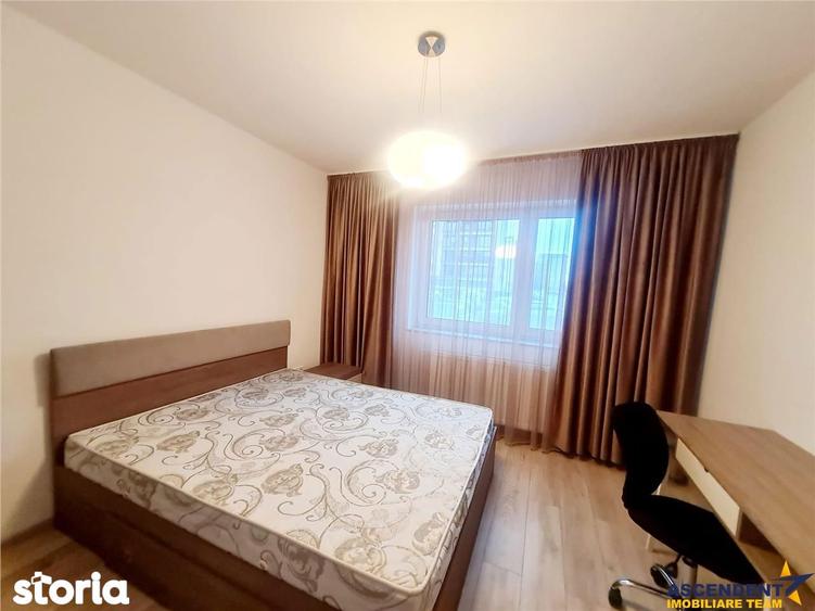 Apartament cu 3 camere decomandat, mobilat în Tractorul