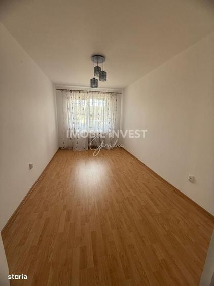 Apartament cu 3 camere în Cetate