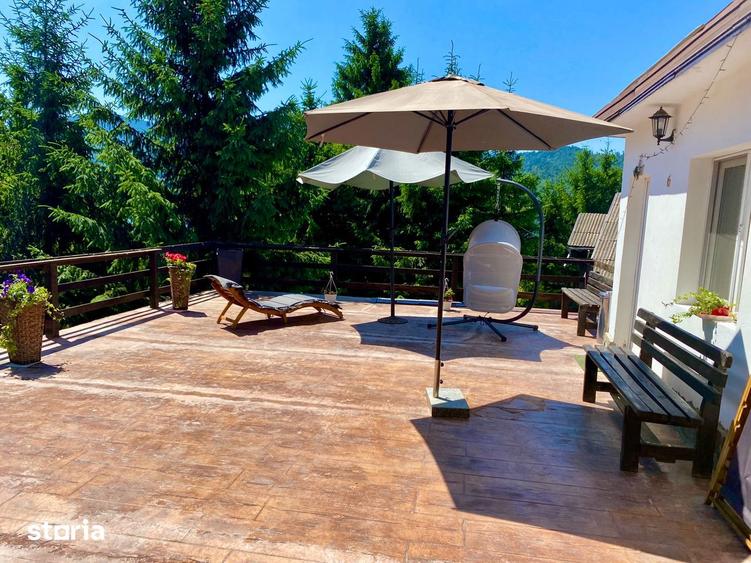 Casă cu Teren 1800 Mp în Central
