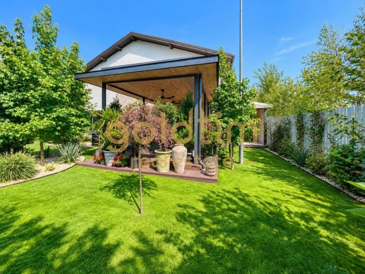 Duplex cu 5 camere cu Canalizare în Corbeanca