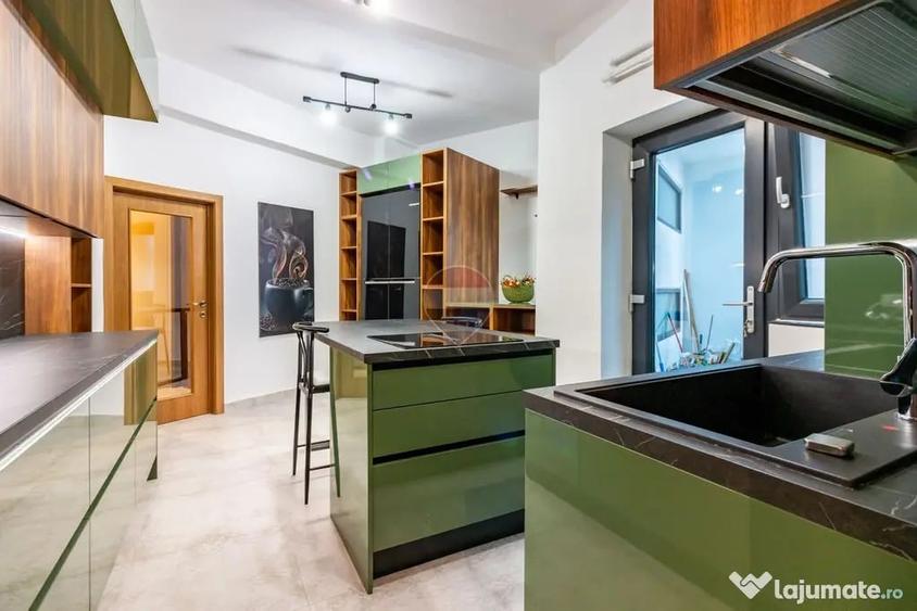 Apartament cu 4 camere semidecomandat în Foișorul de Foc