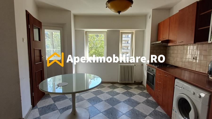 Apartament cu 4 camere decomandat în Unirii