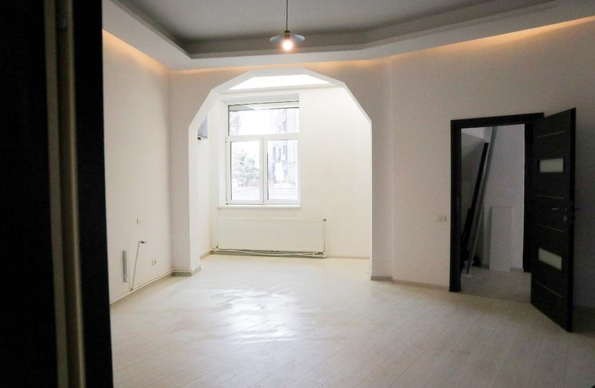 Apartament cu 3 camere în Universitate