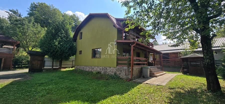 Casă individuală cu 5 camere cu Canalizare în Central