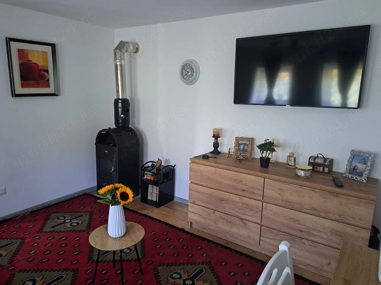 Casă cu 2 camere cu Teren 900 Mp în Preutești