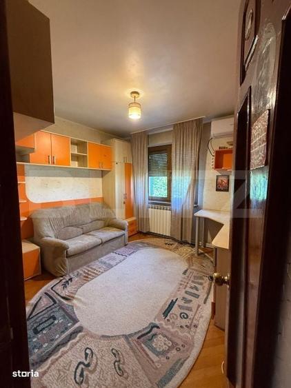 Apartament cu 4 camere semidecomandat în Central