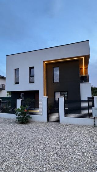 Casă individuală cu 5 camere cu Teren 300 Mp în Berceni