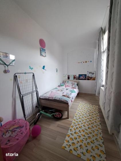 Apartament cu 3 camere semidecomandat în Central