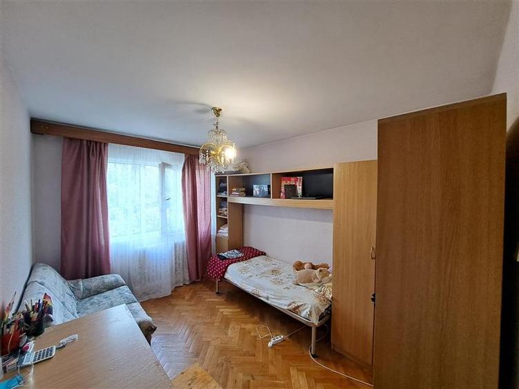 Apartament cu 3 camere decomandat, mobilat în Mănăștur