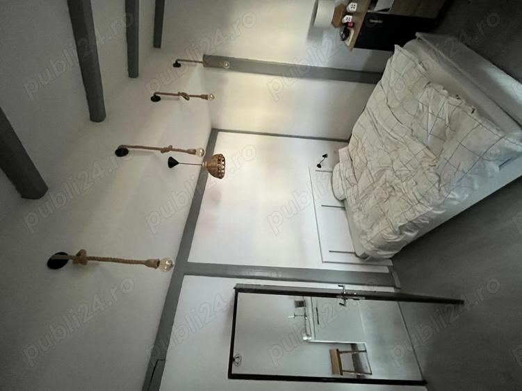 Vand apartament 4 camere in zona Zavoi cu terasa - 2